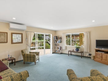 Bursts of family living - estate sale