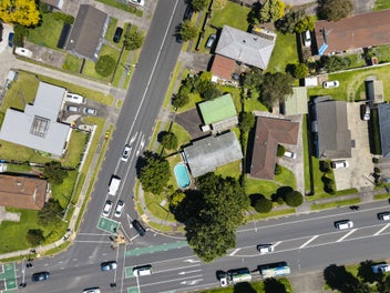 High-Exposure Corner Site