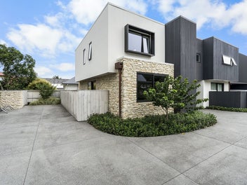 Superior and Elegant Townhouse in Cambridge East