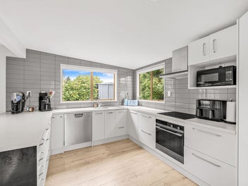 Spacious Family Living on Koa!