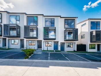 Water Views,Open Space,Walk to Parks