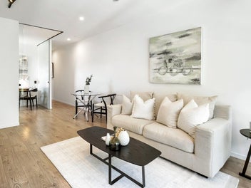 Live on the Park. Walk to the Waterfront.