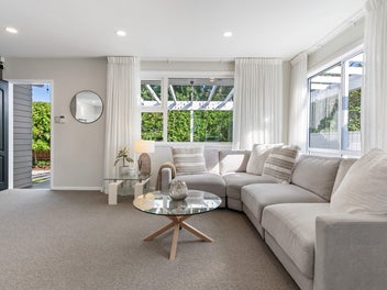 LAST WEEK TO VIEW BEFORE THE AUCTION!