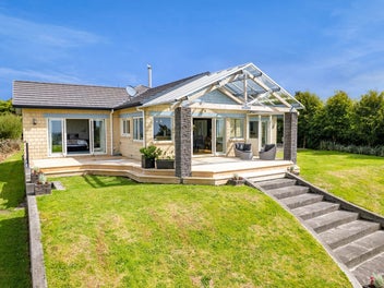 ELEVATED LIFESTYLE LIVING WITH VIEWS TO MATCH