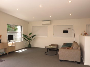 Freehold - Renovated - Double Glazed in Heights