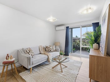 Easy city-fringe starter or rental