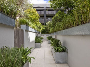 Botanica - Lifestyle, Location & Returns