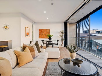 Let the Sun Shine In