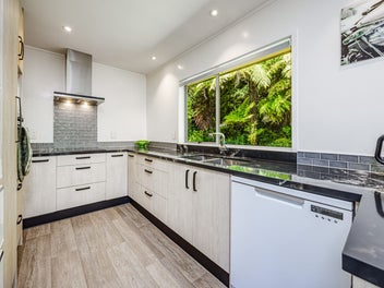 Secluded, Sunny & Set for Family Adventure