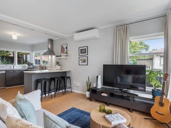 Quiet Cul-de-Sac Living. City Fringe Convenience.