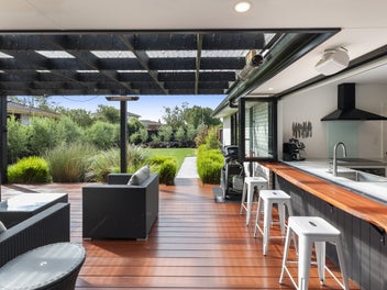 Entertainer's Retreat in a Sought-After Setting