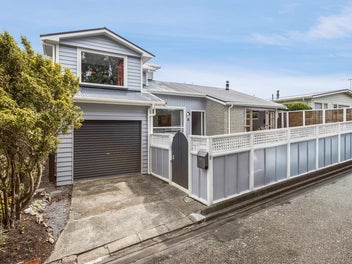 Family home with all day sun