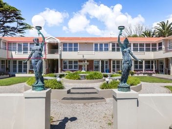 Vendor has moved out - Must be sold