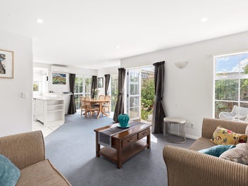 SUNNY EASY CARE LIVING