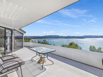 Shimmering Harbour Views