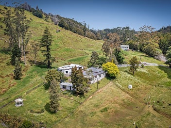 SUBSTANTIAL LIFESTYLE WITH SPACE FOR EVERYONE