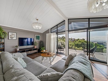 A Front-Row Seat to City, Sea & Mountain Views