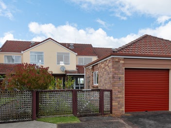 BEAUTIFULLY PRESENTED FOR THE 55+ AGE GROUP