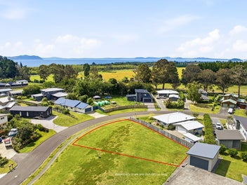 Build your lakeside dream in Motuoapa