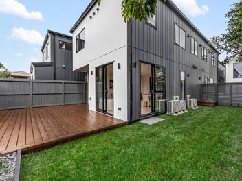 Freehold Sun-Filled Living