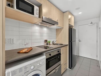 Stylish Studio with Carpark