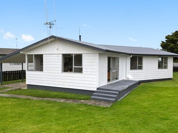 Renovated Beauty with Workshop Bonus