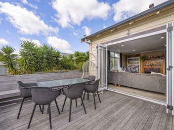 Character on Oliphant