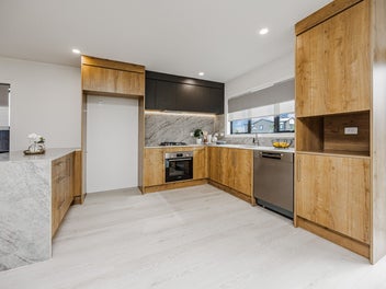 Modern Living Near Airport & Motorways