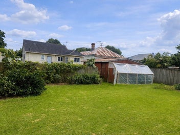 Retirement auction – 690sqm freehold land