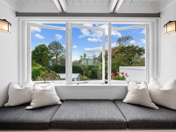 BUYERS $1,800,000 MUST INSPECT!