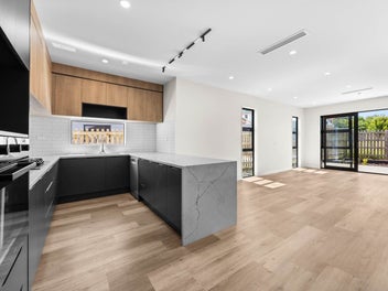 Stylish 3 Bedroom Home with Garage