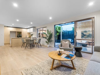 Modern, Easy-Care Living in a Prime Location