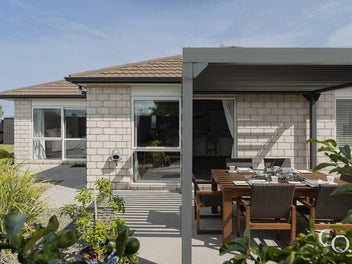 Sun Soaked Easy Living