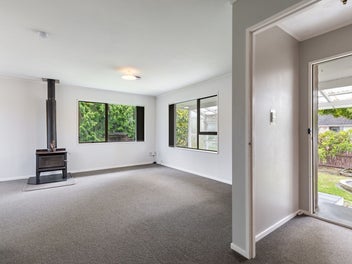 A HONEY FOR THE MONEY!