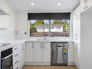 Entry level Hilltop School Zone