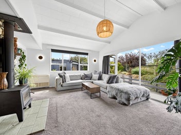 BEO $575,000 - Tucked Away. Fully Transformed.