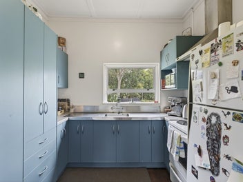 QUIET STREET, BIG SECTION, ENDLESS POTENTIAL!