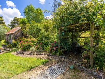 Escape to the Country - City Within Easy Reach