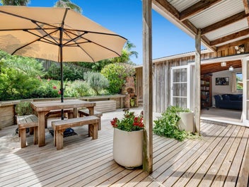 Country Cottage Charm in a Garden Oasis