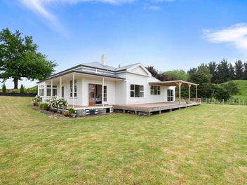 Live the Country Dream