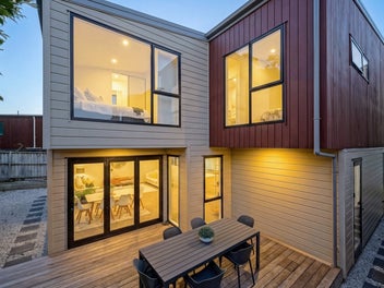 New,Freehold,Space & Sunshine,Westlake