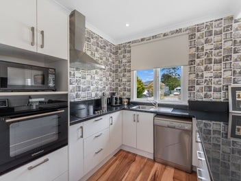 Solid Home, Supersized Section