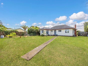 Massive Land with 4 Bedrooms