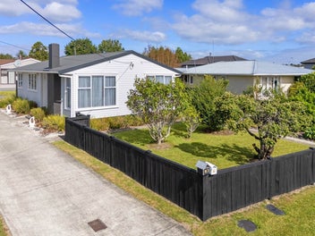 Now Priced: Freehold, Fenced & Family-Friendly