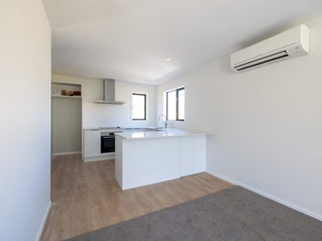 Parkside Living : Brand New, Titles & CCC Issued