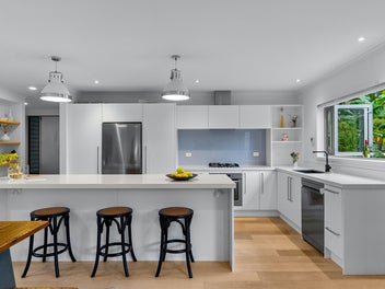 Final Viewing Before Auction