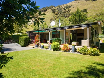 Hunting and fishing dream in Oaro