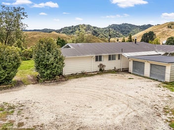 Land, Views and a Home Built for Rural Life