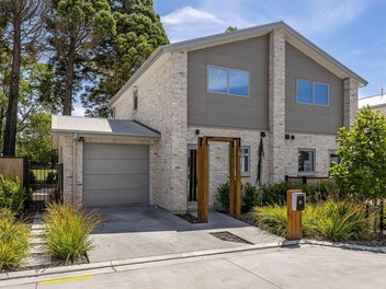 Smart investment on the edge of Middleton Park