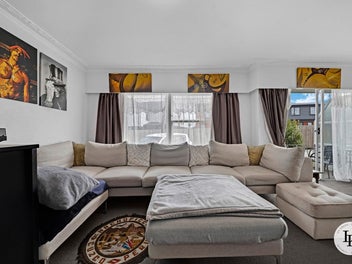 Central, Standalone, 2-Bed Brick & Tile